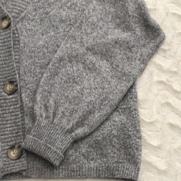 NWOT medium grey sweater. - Picture 4 of 6
